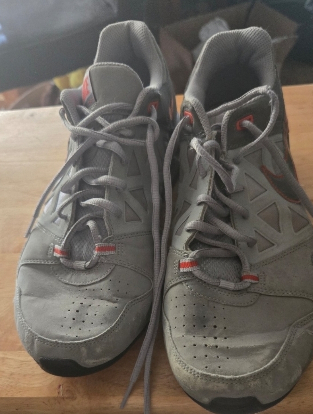 Nike Sz. 10 Grey With Red Accents Mens Athletic Sneakers